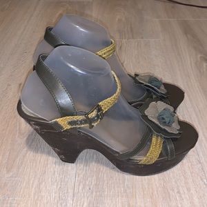 Decree wood flower block Wedged heels